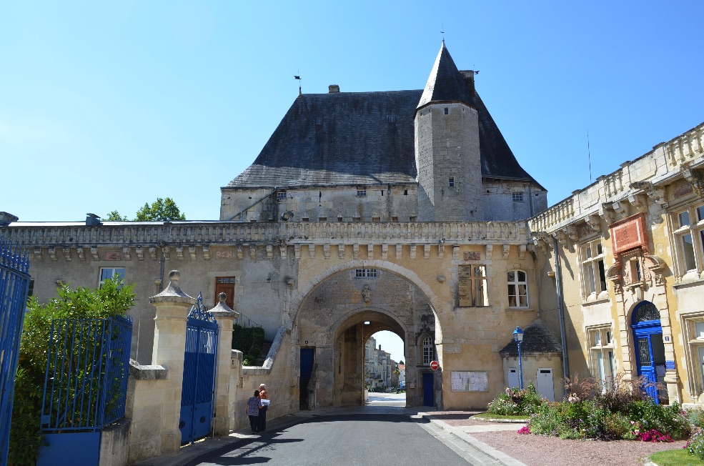 Marie et chateau de Jonzac