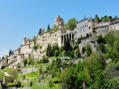 location pour curiste à Montbrun-les-Bains photo 2 tbiz1324