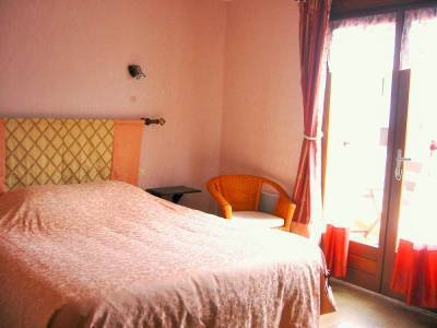 Photo T2 meublé charmant et commode avec vue sur montagne