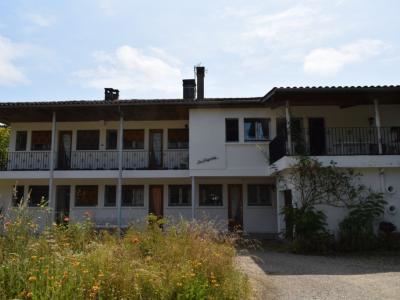 Photo T1 à 2 km des Thermes de Babotan, avec jardin et transats - S2 -