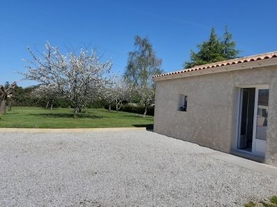 Photo MAISONNETTE DE 42 M2 AVEC 1 CHAMBRE A 1 KM DES THERMES DE JONZAC