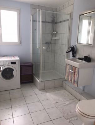 Photo A 4 KM DES THERMES DE LAMALOU, APPARTEMENT T2 AVEC TERRASSE ET PARKING A POUJOL-SUR-ORB.