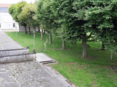 Photo A 200 METRES DES THERMES DE ROCHEFORT, STUDIO AU 1ER SANS ASCENSEUR
