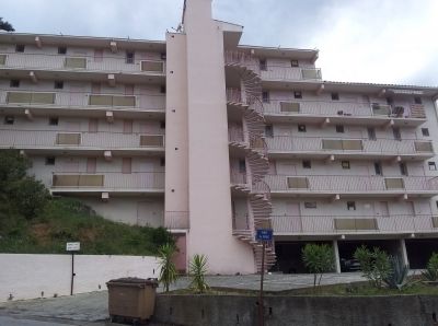 Photo AU 3EME ETAGE AVEC ASCENSEUR, GRAND STUDIO TRAVERSANT AVEC LOGGIA, PROCHE DES THERMES D'AMELIE