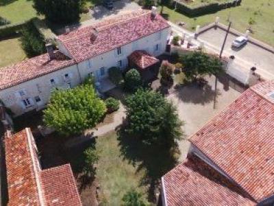 Photo A 2 KM DES THERMES DE JONZAC, MAISON AVEC UNE CHAMBRE POUR 2 à 4 PERSONNES