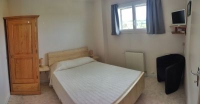 Photo DANS UNE RESIDENCE A BAINS-LES-BAINS, UNE CHAMBRE SEULE OU SUPPLEMENTAIRE