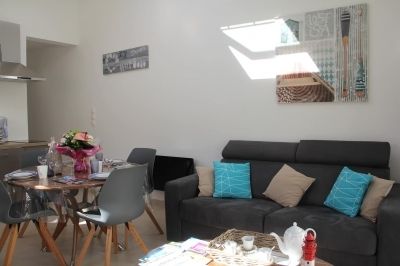 Photo A 800 METRES DES THERMES DE ROCHEFORT, MAISON AVEC 2 CHAMBRES ET PATIO - RE -