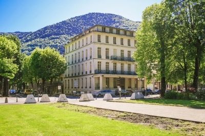 Photo AU 1ER ETAGE AVEC ASCENSEUR, STUDIO A 100 METRES DES THERMES DE LUCHON