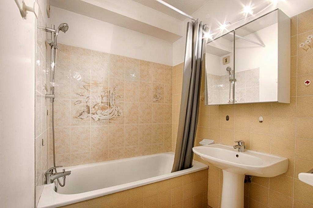 location pour curiste à Gr&eacute;oux-les-Bains photo 0 tbiz3256