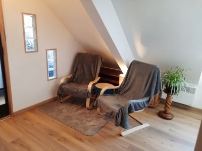 Photo AU 8EME ETAGE AVEC ASCENSEUR, STUDIO RENOVE A 550 METRES DES THERMES D'AIX-LES-BAINS