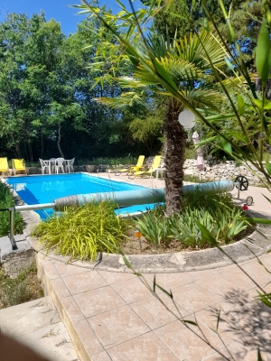 Photo A 6 KM DES THERMES DE DIGNE-LES-BAINS, MAISON AVEC 2 CHAMBRES ET PISCINE