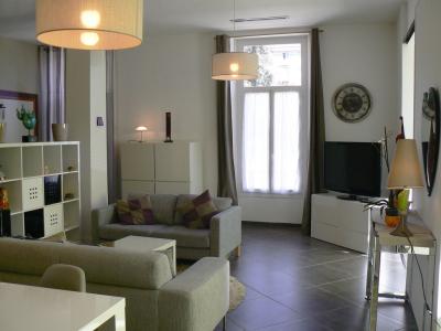 Photo A 550 METRES DES THERMES DE VALS-LES-BAINS, GRAND STUDIO 3* AVEC ALCOVE EN REZ-DE-CHAUSSEE