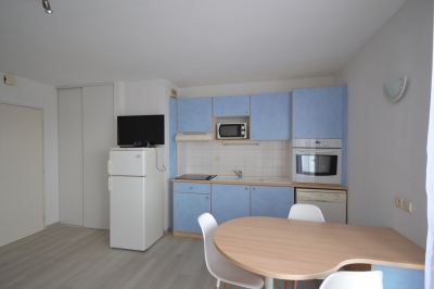Photo DUPLEX AVEC 2 CHAMBRES AU 3EME AVEC ASCENSEUR ET A 700 M DES THERMES DE ROCHEFORT