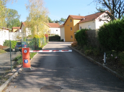 Photo Vittel, beau 2 pièces avec garage proche des thermes avec lit en 160 cm