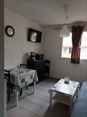 Photo STUDIO-CABINE SITUE A 950 METRES DES THERMES DE LAMALOU - 1ER PRIX - Photo STUDIO-CABINE SITUE A 950 METRES DES THERMES DE LAMALOU - 1ER PRIX -