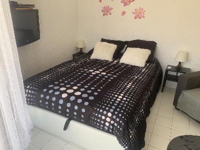 Photo A 700 METRES DES THERMES DE BALARUC, STUDIO EN REZ-DE-CHAUSSEE SURELEVE