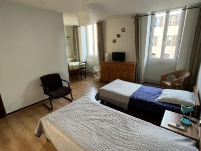 Photo A DAX, STUDIO DE 25 M2 EN CENTRE-VILLE AU 1ER ETAGE SANS ASCENSEUR - 1 -