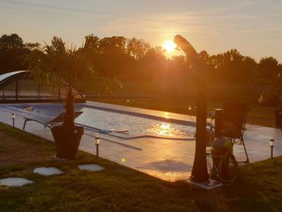 Photo Maison avec 2 chambres, jardin et piscine - Bourbon Lancy