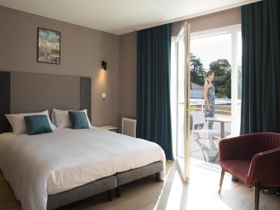 Photo T2 tout équipé à deux pas des thermes, avec balcon et wifi - ...