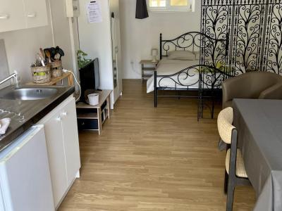 Photo Logement pour cure thermale à Néris-les-Bains, centre-village