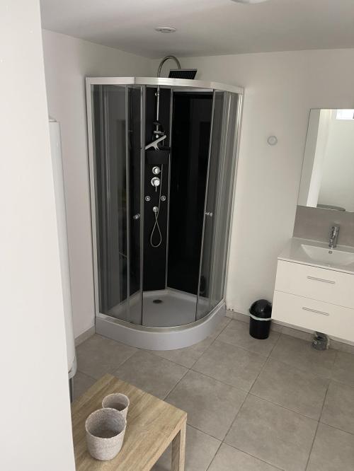 location pour curiste à Néris-les-Bains photo 0 tbiz4317