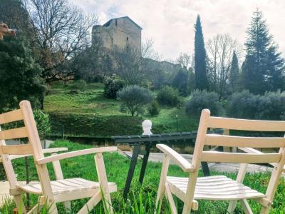 Photo Studio meublé à Gréoux les Bains avec clim, terrasse et parking