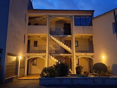 Photo Appartement avec une chambre séparée et jardin à Gréoux les Bains