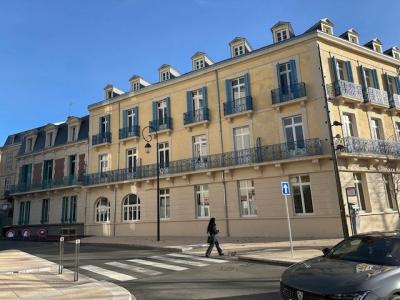 Photo Location meubl&eacute;e Vichy proche cure thermale &agrave; pied